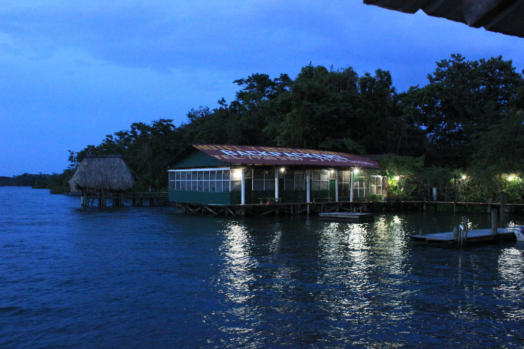 Hotel Y Restaurante Backpackers Rio Dulce Luaran gambar