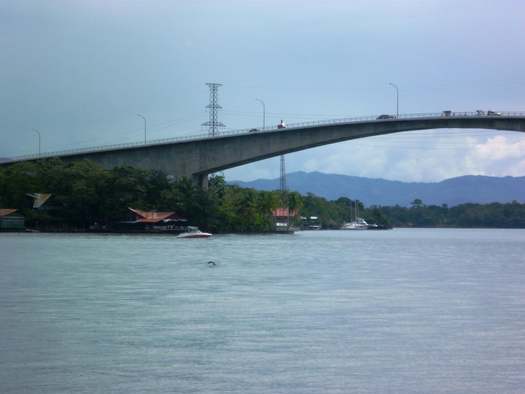 Hotel Y Restaurante Backpackers Rio Dulce Luaran gambar