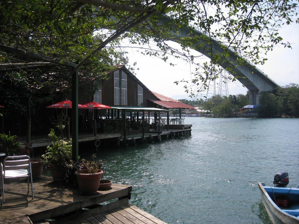 Hotel Y Restaurante Backpackers Rio Dulce Luaran gambar