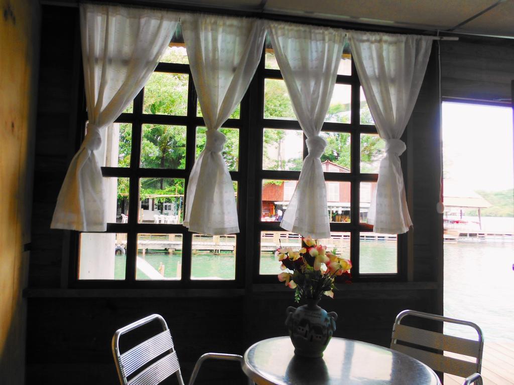Hotel Y Restaurante Backpackers Rio Dulce Bilik gambar