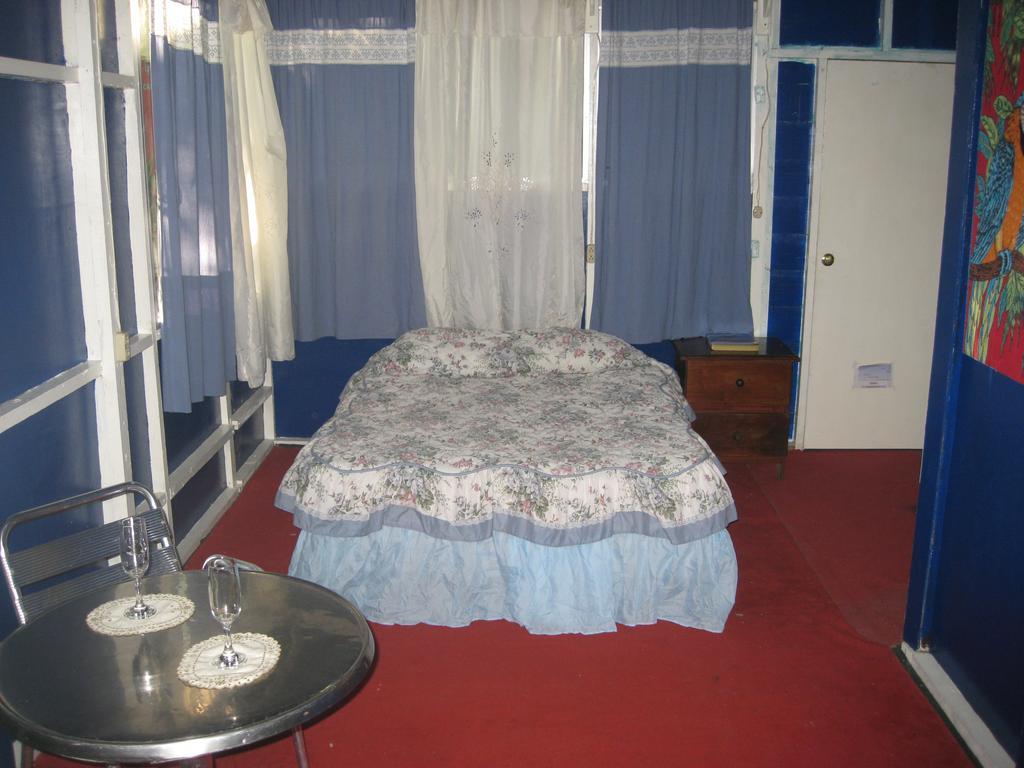 Hotel Y Restaurante Backpackers Rio Dulce Luaran gambar