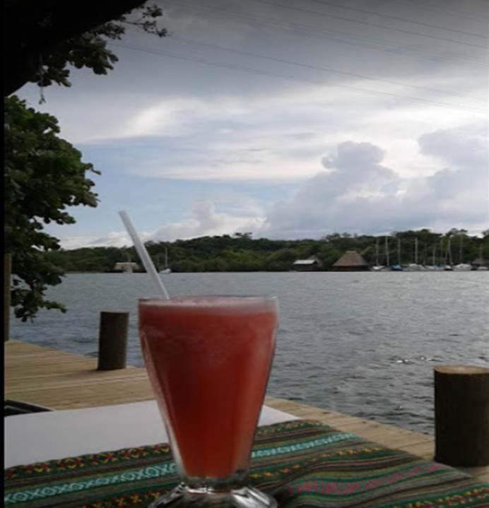 Hotel Y Restaurante Backpackers Rio Dulce Luaran gambar