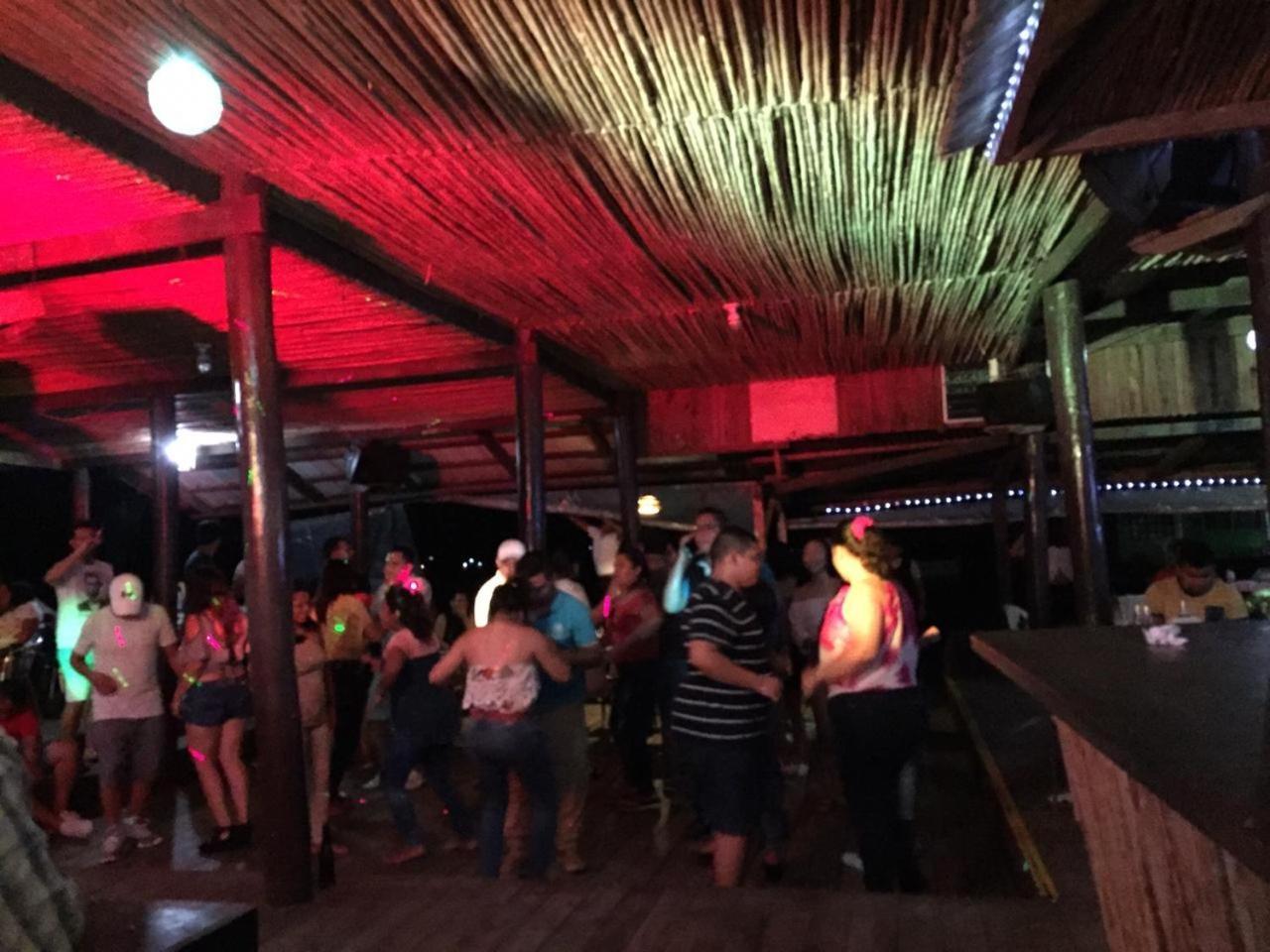 Hotel Y Restaurante Backpackers Rio Dulce Luaran gambar